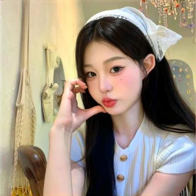 随盲柳入眠的女人